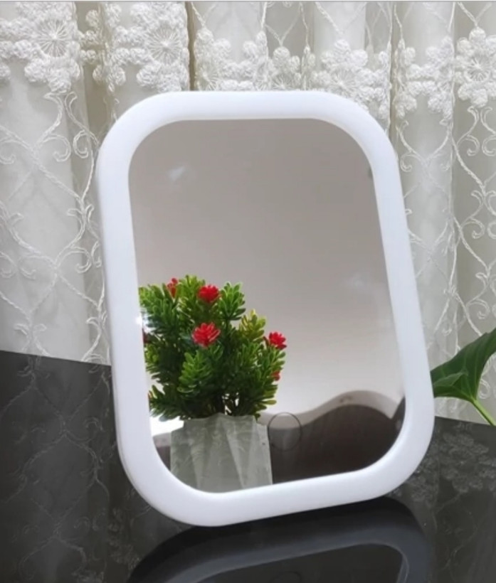 آیینه رومیزی لمسی